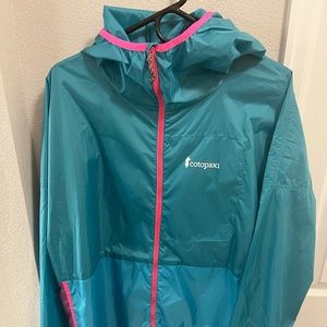 Men’s Cotopaxi full zip hooded windbreaker